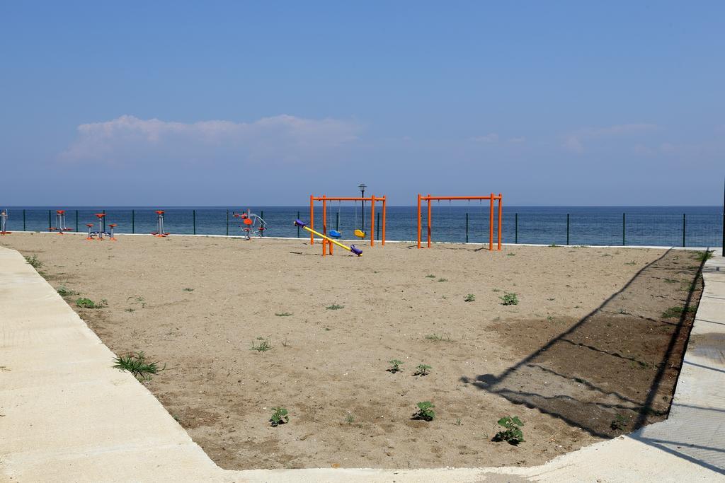 Отель Rizom Tatil Koyu Samanli Экстерьер фото